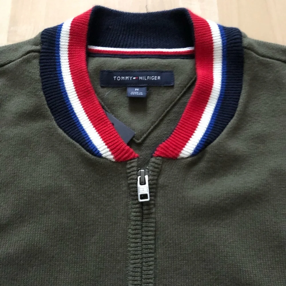 🏡 Moving sale  Price Firm Hilfiger men’s zip up sweater - Picture 2 of 5